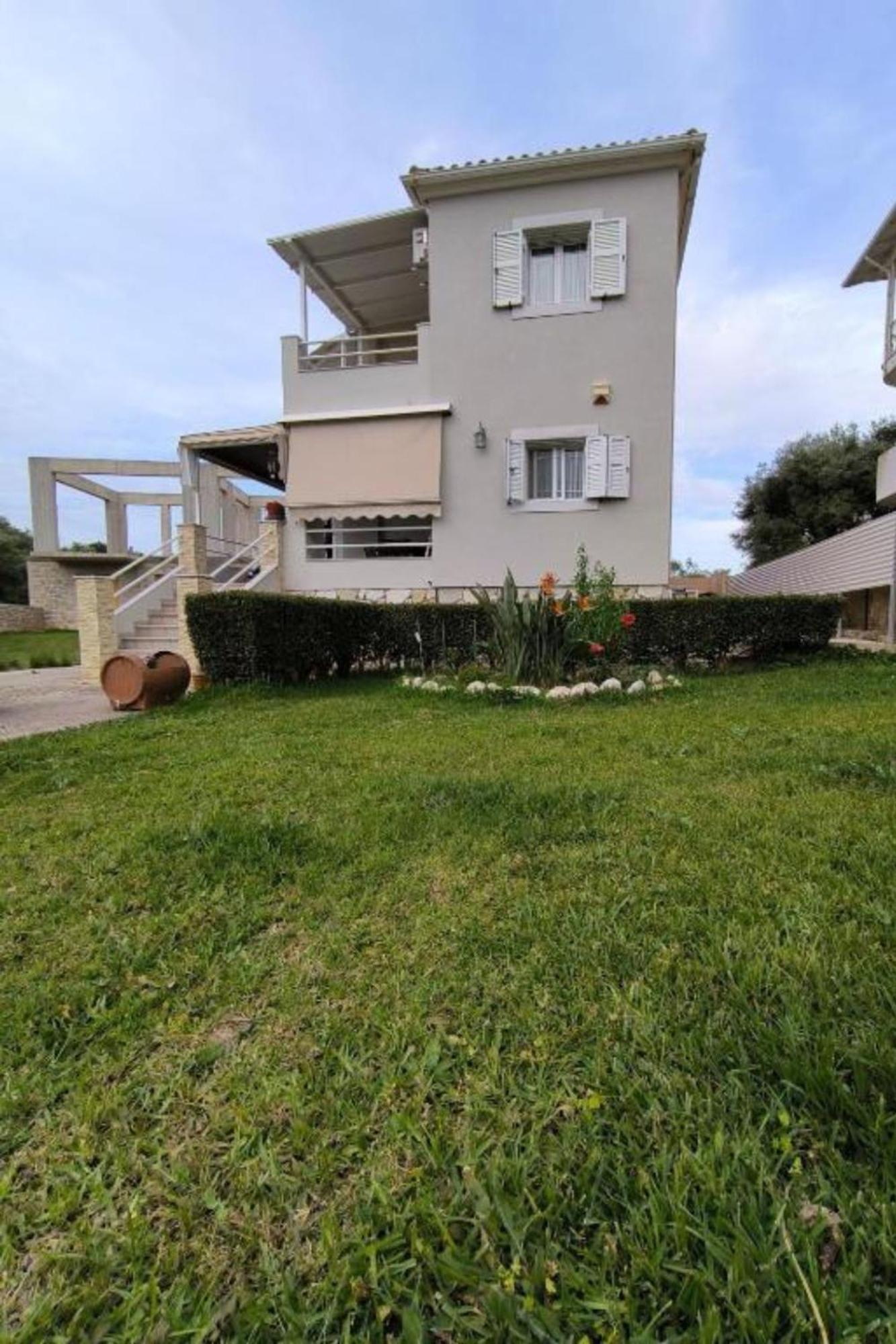 Villa Marina Tsoukalades Exterior photo
